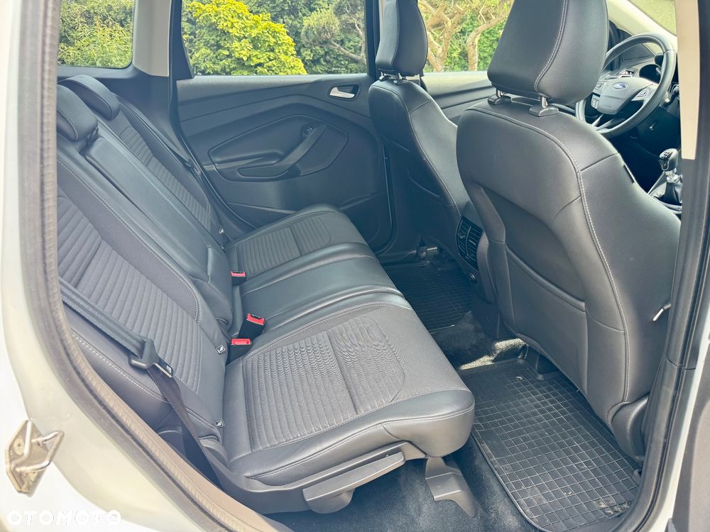 Ford Kuga - 18