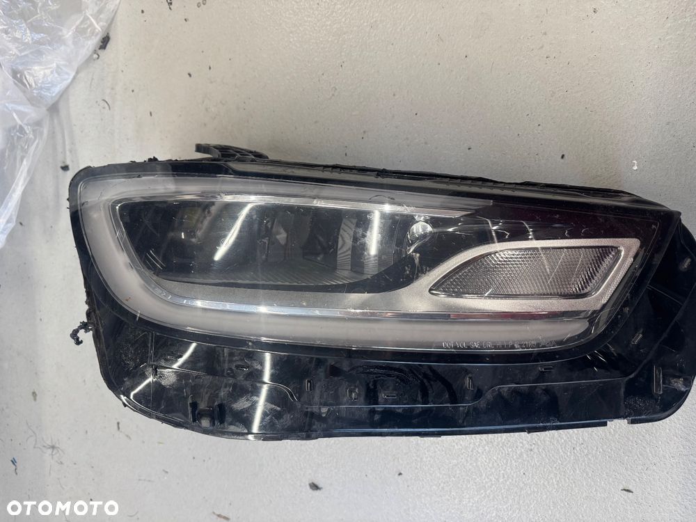 Lampa przednia Chrysler Pacifica - 1