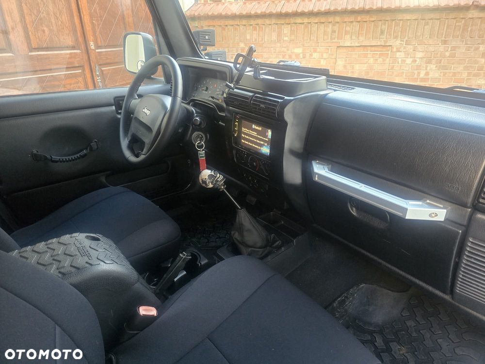 Jeep Wrangler - 11