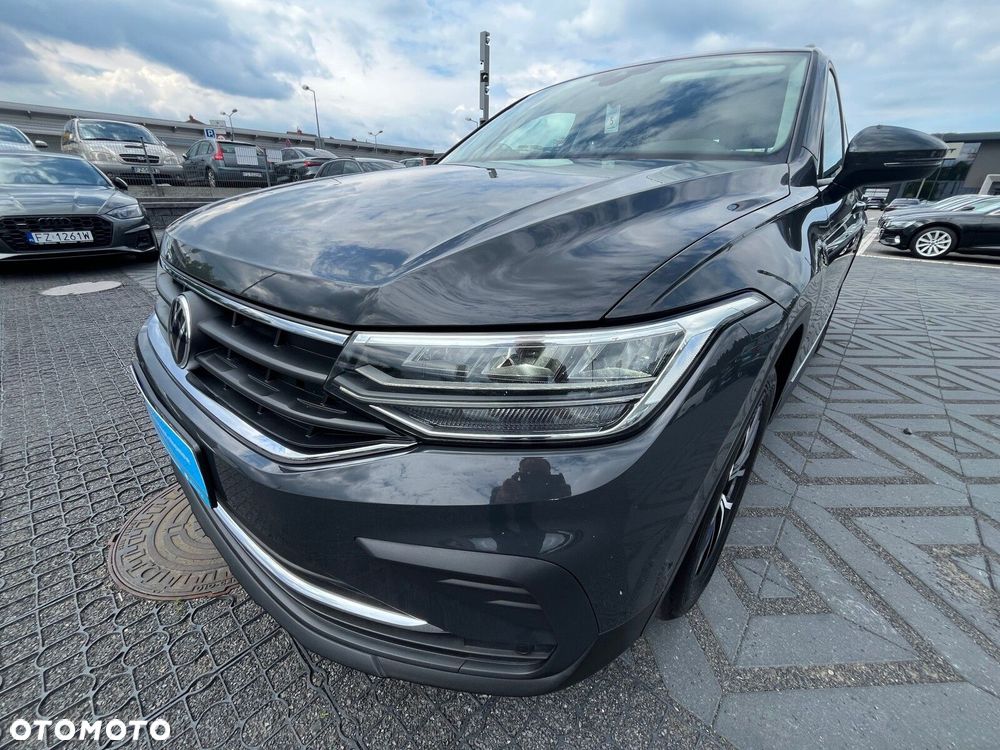 Volkswagen Tiguan - 10