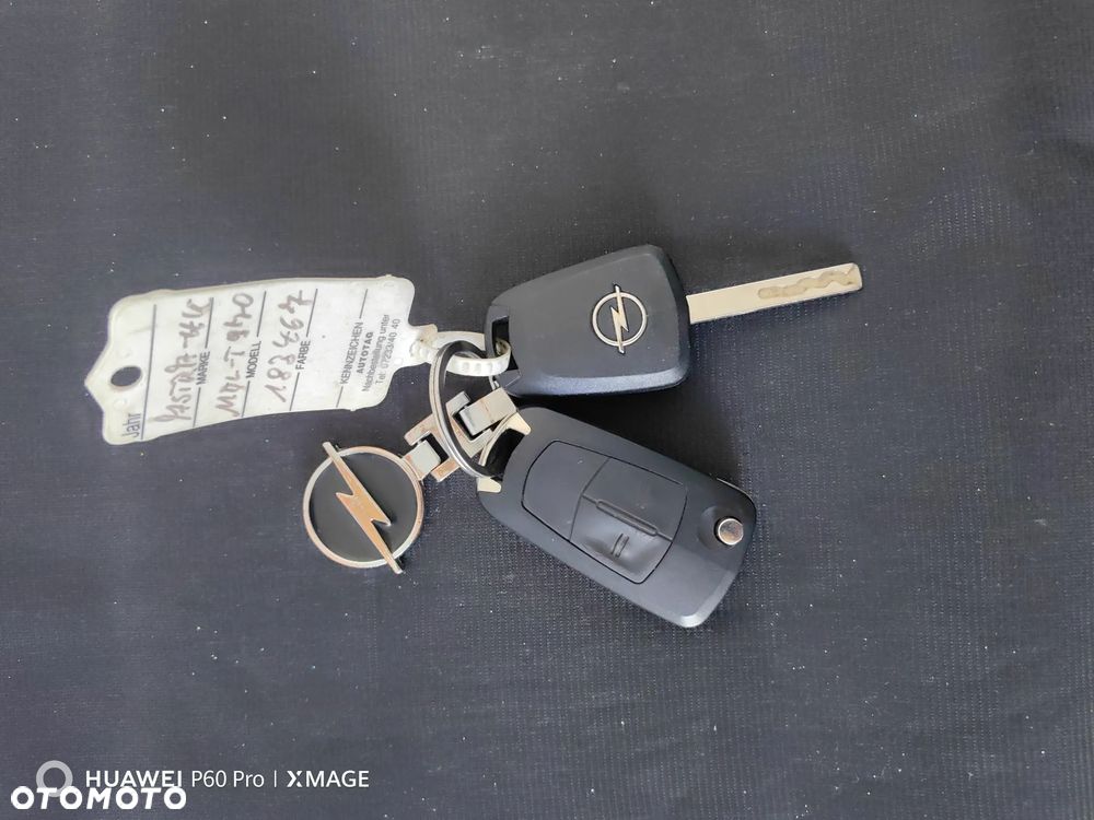 Opel Astra 1.9 CDTI - 11