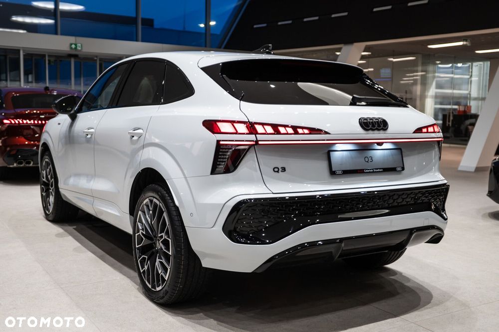 Audi Q3 Sportback - 4