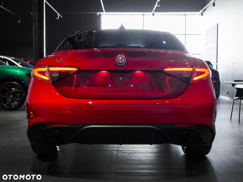 Alfa Romeo Giulia 2.0 Turbo Intensa Q4 - 4