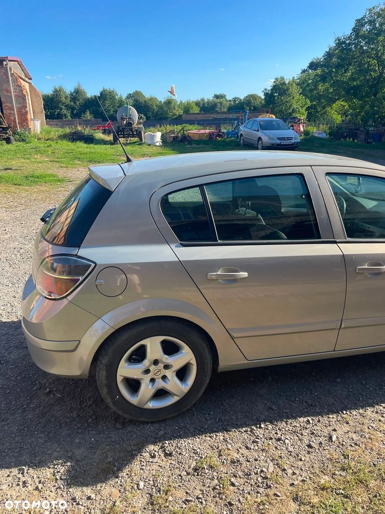 Opel Astra 1.4 - 9