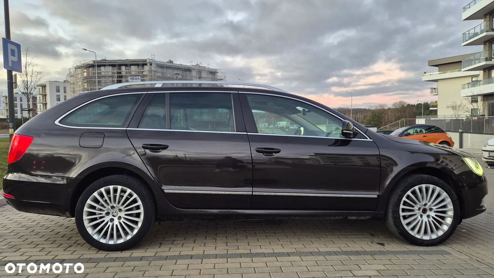 Skoda Superb 2.0 TDI 4x4 Platinum DSG - 8