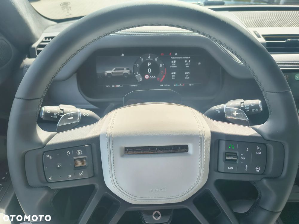 Land Rover Defender 110 P635 OCTA - 19