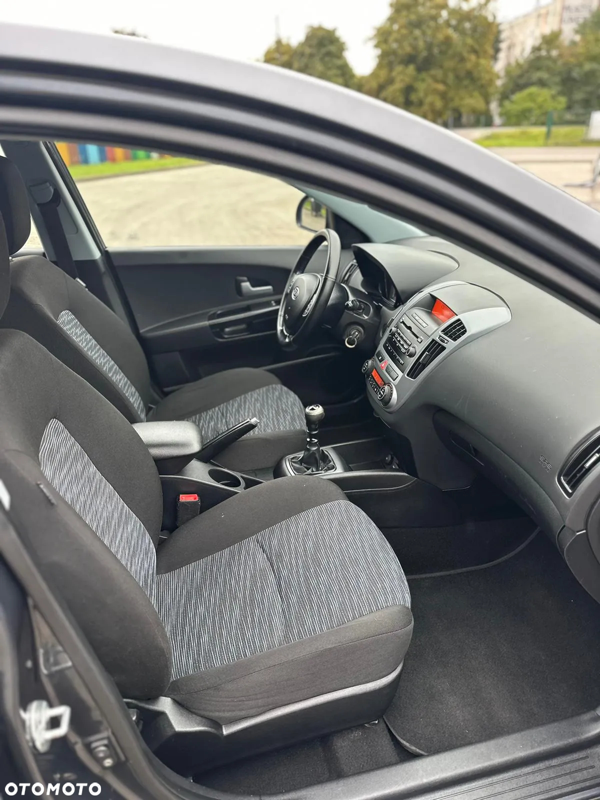 Kia Ceed - 13