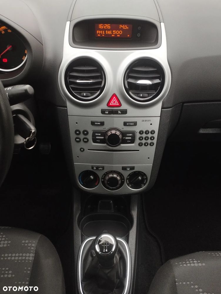 Opel Corsa 1.4 16V 150 Jahre - 13