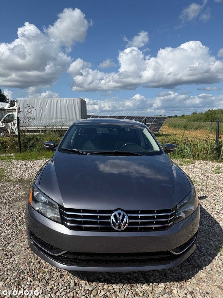 Volkswagen Passat - 2