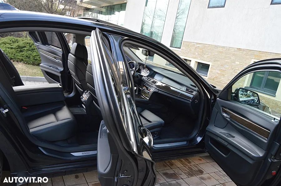 BMW Seria 7 730d - 28