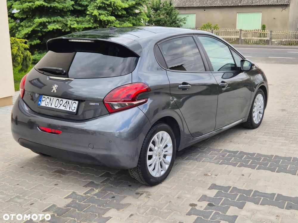 Peugeot 208 1.6 BlueHDi Allure S&S - 18