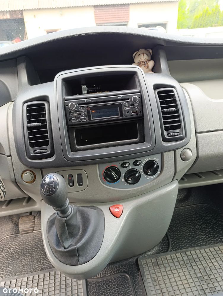 Opel Vivaro - 10