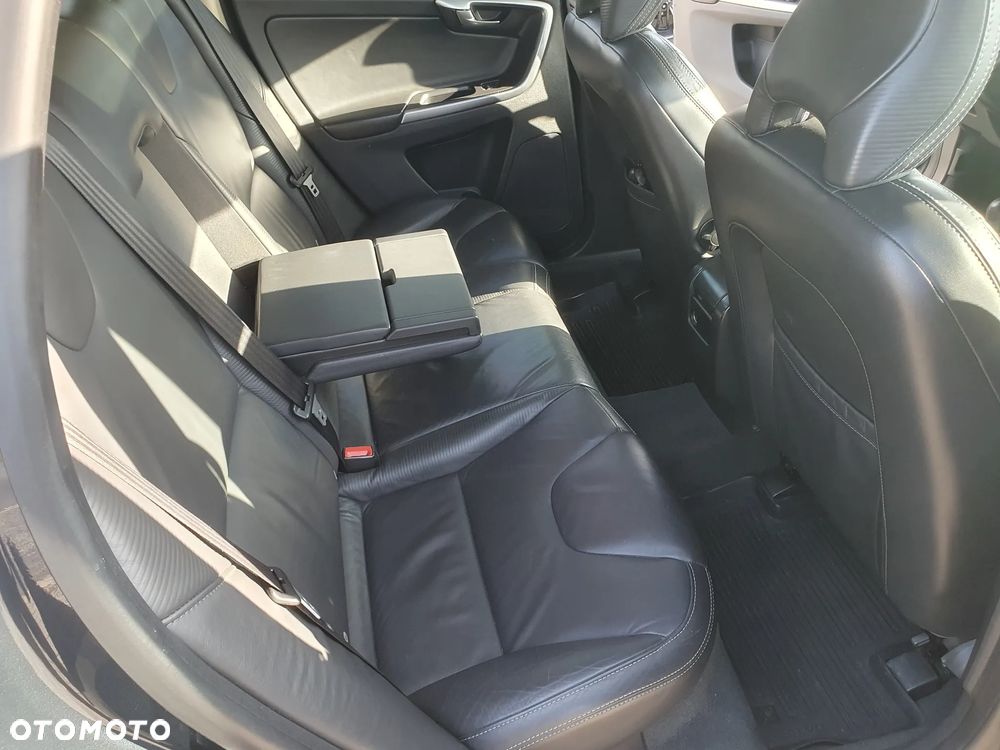 Volvo XC 60 DRIVe R Design - 9