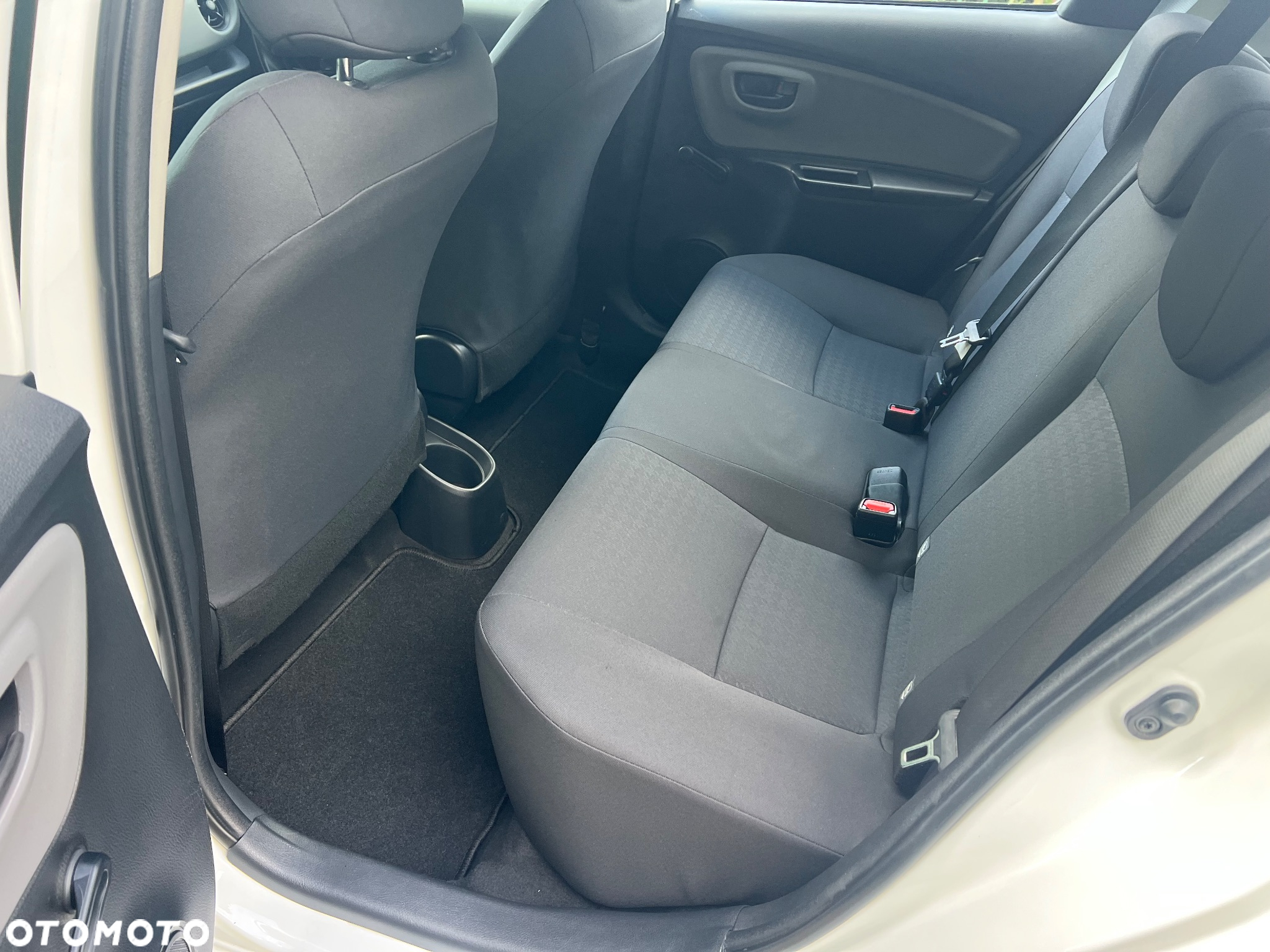 Toyota Yaris 1.0 Active - 17