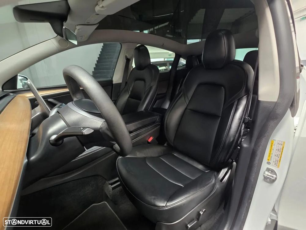 Tesla Model Y Long Range Dual Motor AWD - 12