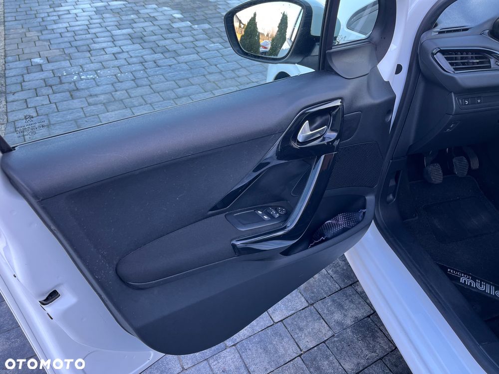 Peugeot 208 e-HDi FAP 115 Stop&Start Intuitive - 11