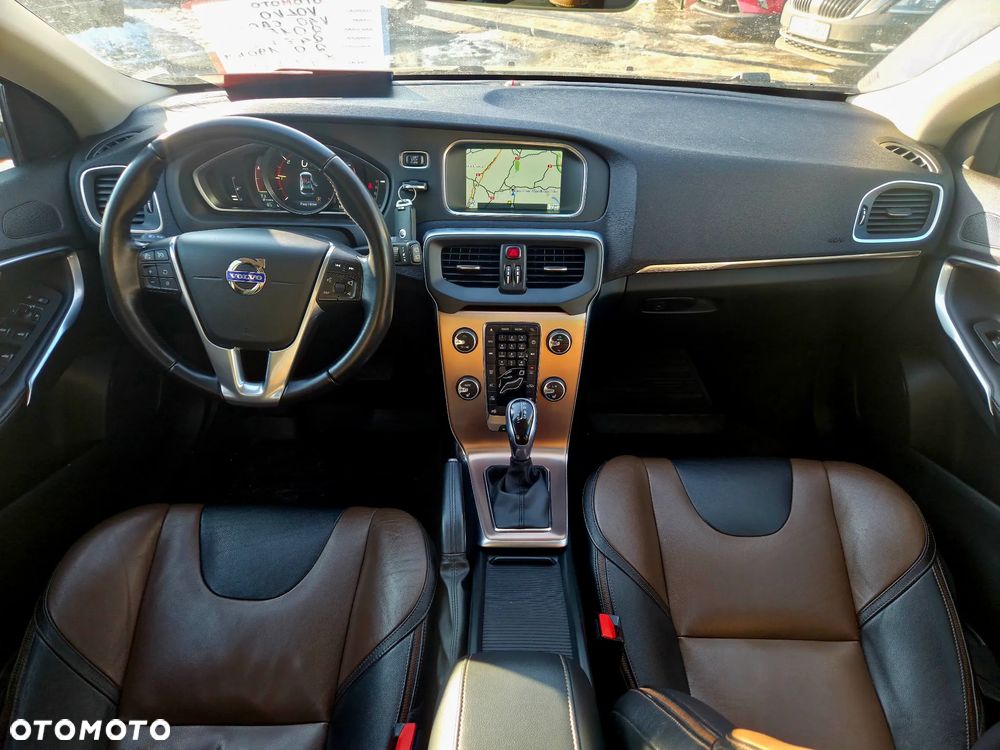 Volvo V40 Cross Country D4 Geartronic Summum - 2