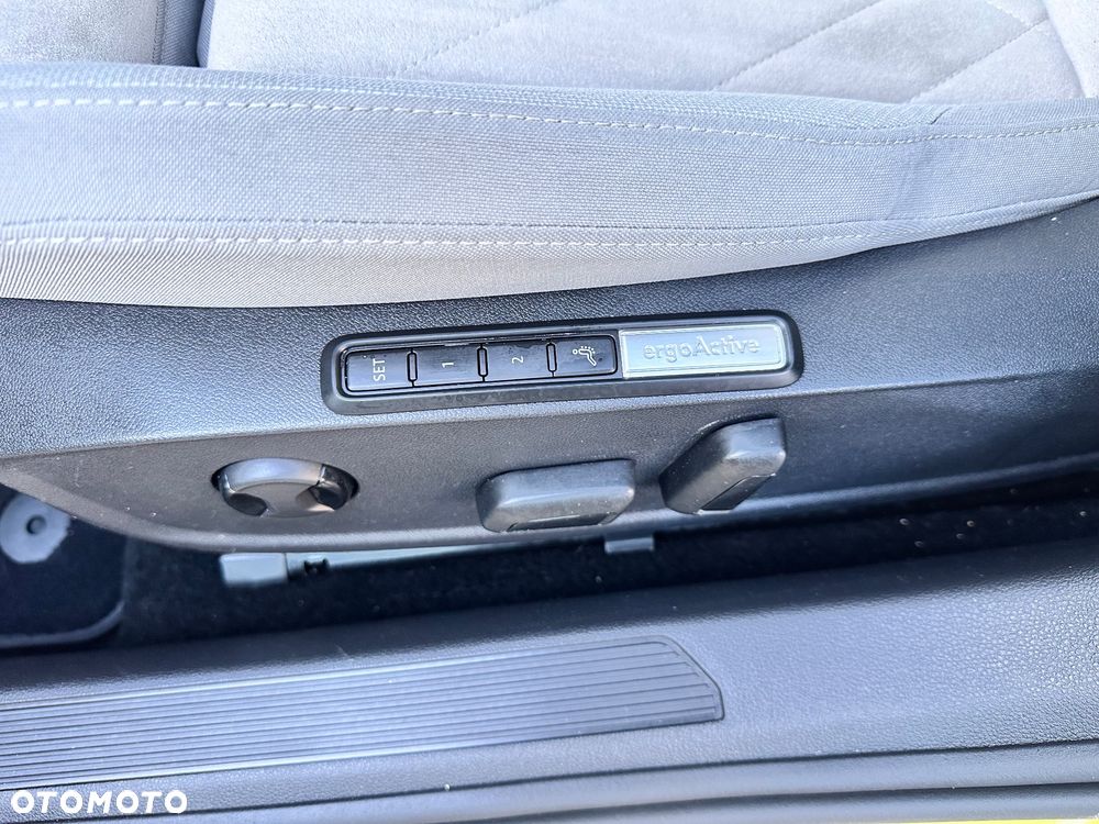 Volkswagen Golf 2.0 TDI SCR DSG Style - 24