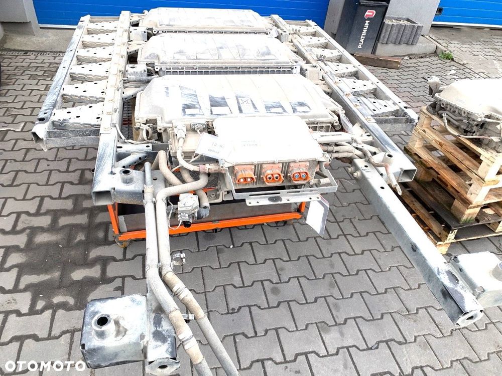 PLATFORMA STELAŻ MOCOWANIE BATERII  MERCEDES-BENZ eSPRINTER Skrzynia (B910) 2020 - 2022 Electric - 2