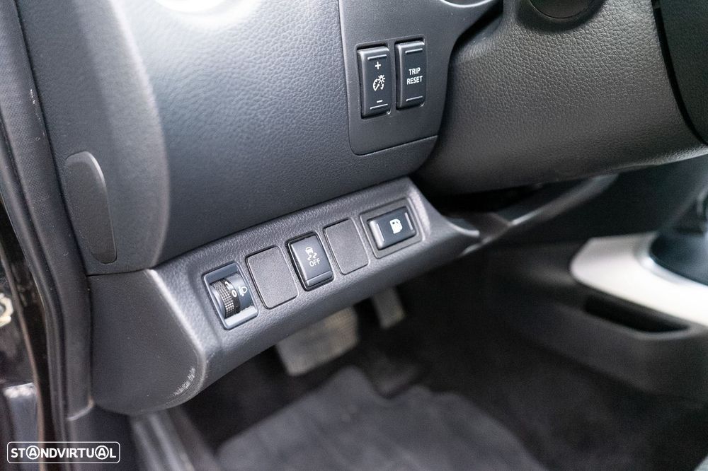 Nissan Navara 2.3 dCi CD 4WD Tekna Auto - 24