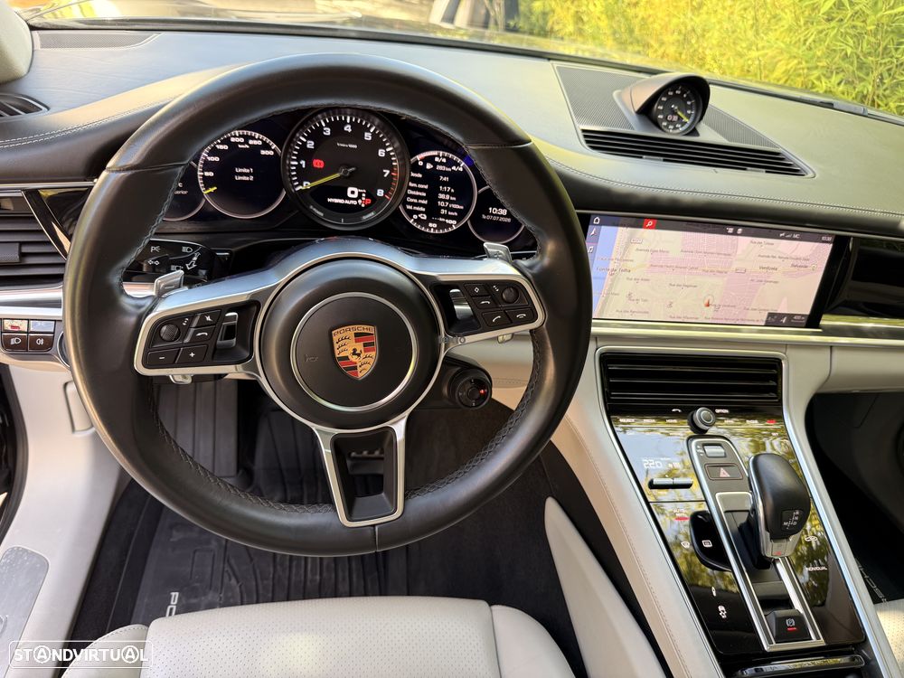Porsche Panamera - 12