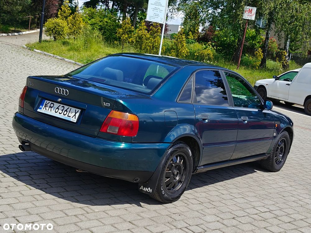 Audi A4 Limousine - 13