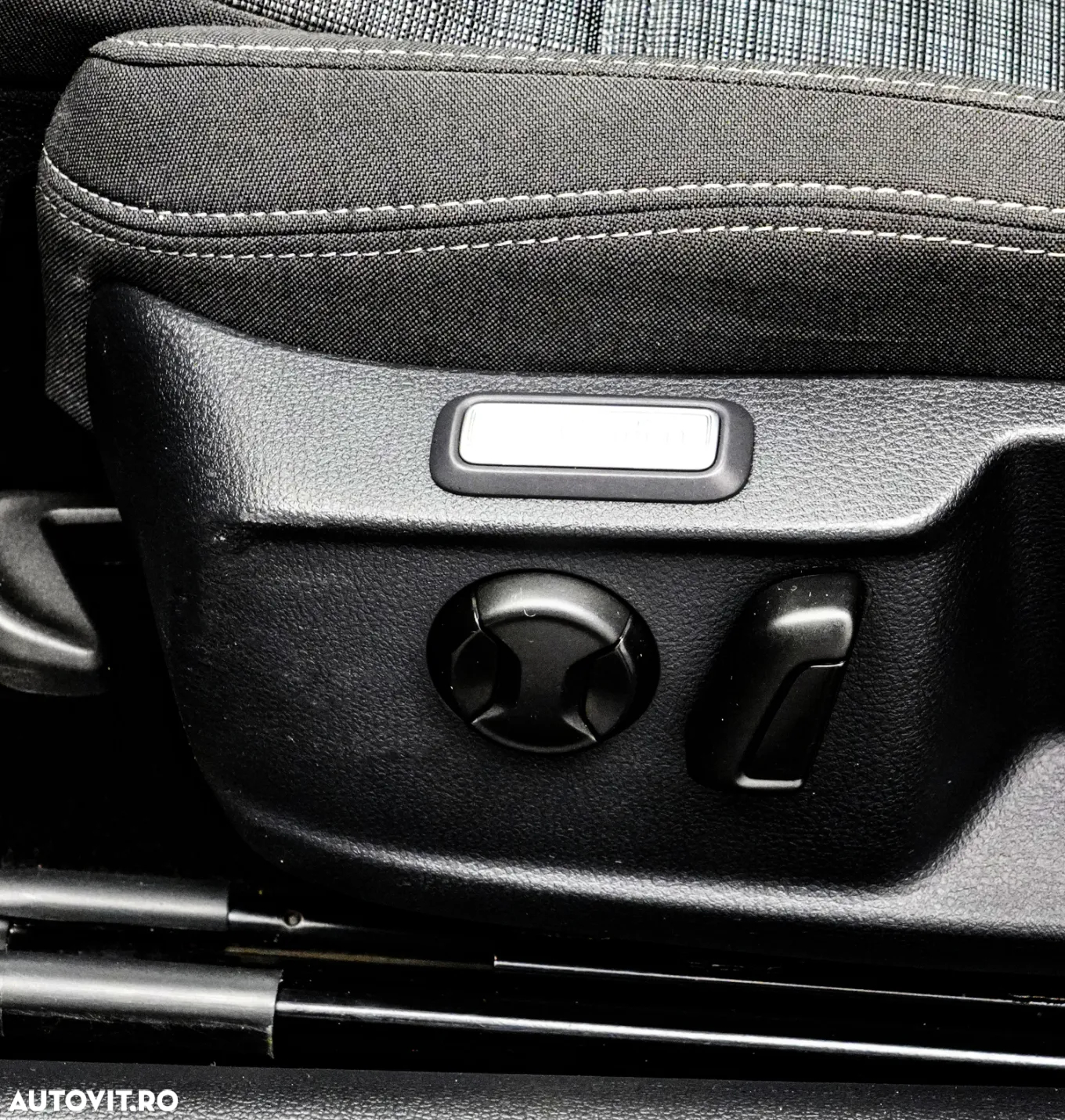 Volkswagen Passat 1.6 TDI DSG Comfortline - 28