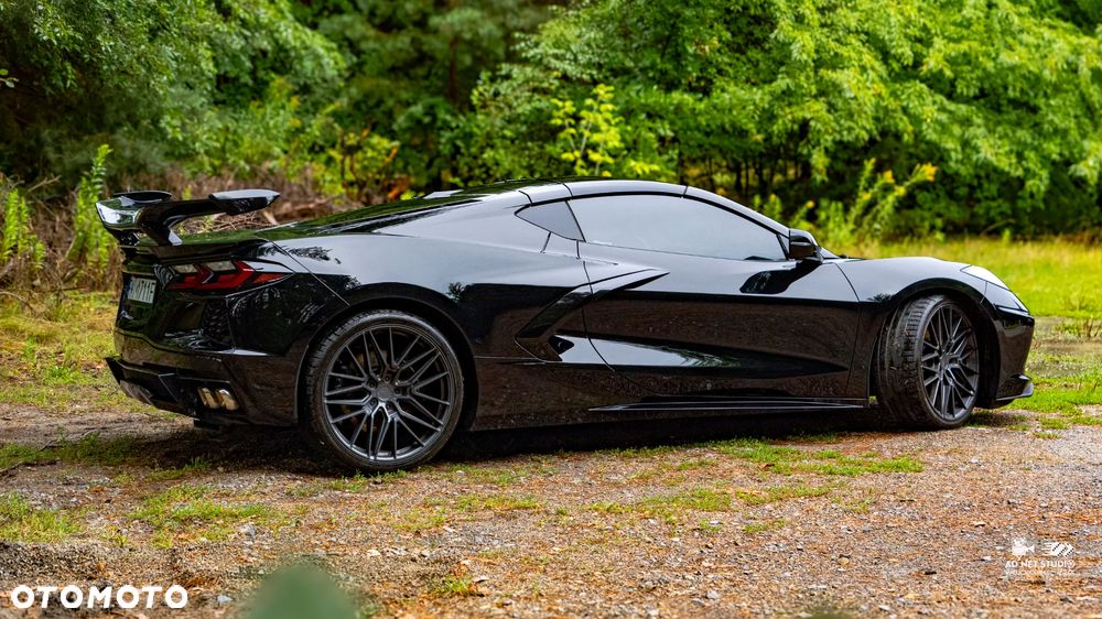 Chevrolet Corvette - 11
