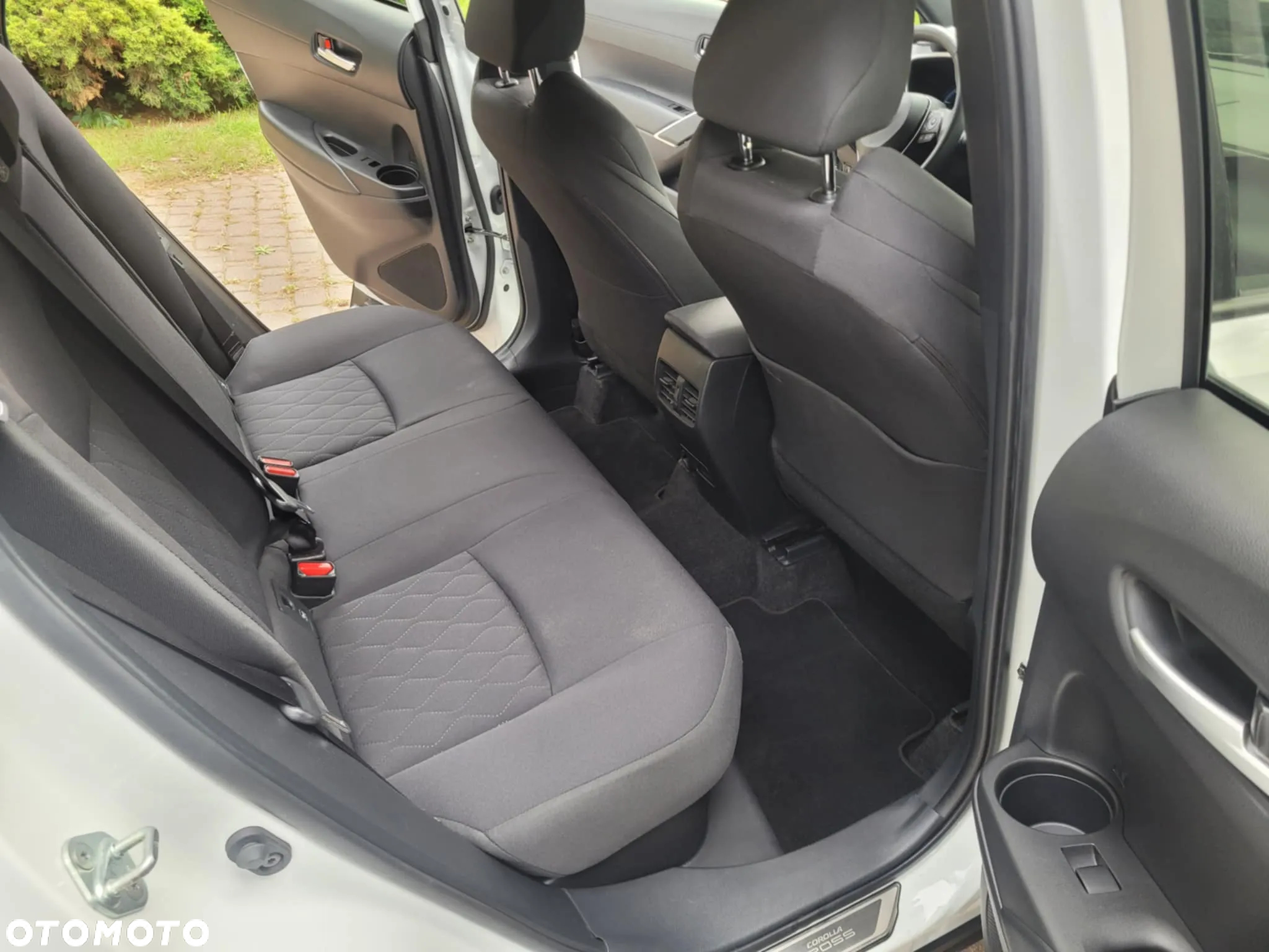 Toyota Corolla Cross 2.0 Hybrid Style AWD - 10