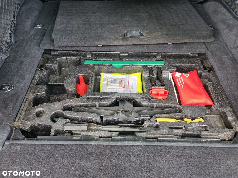 Land Rover Discovery - 17