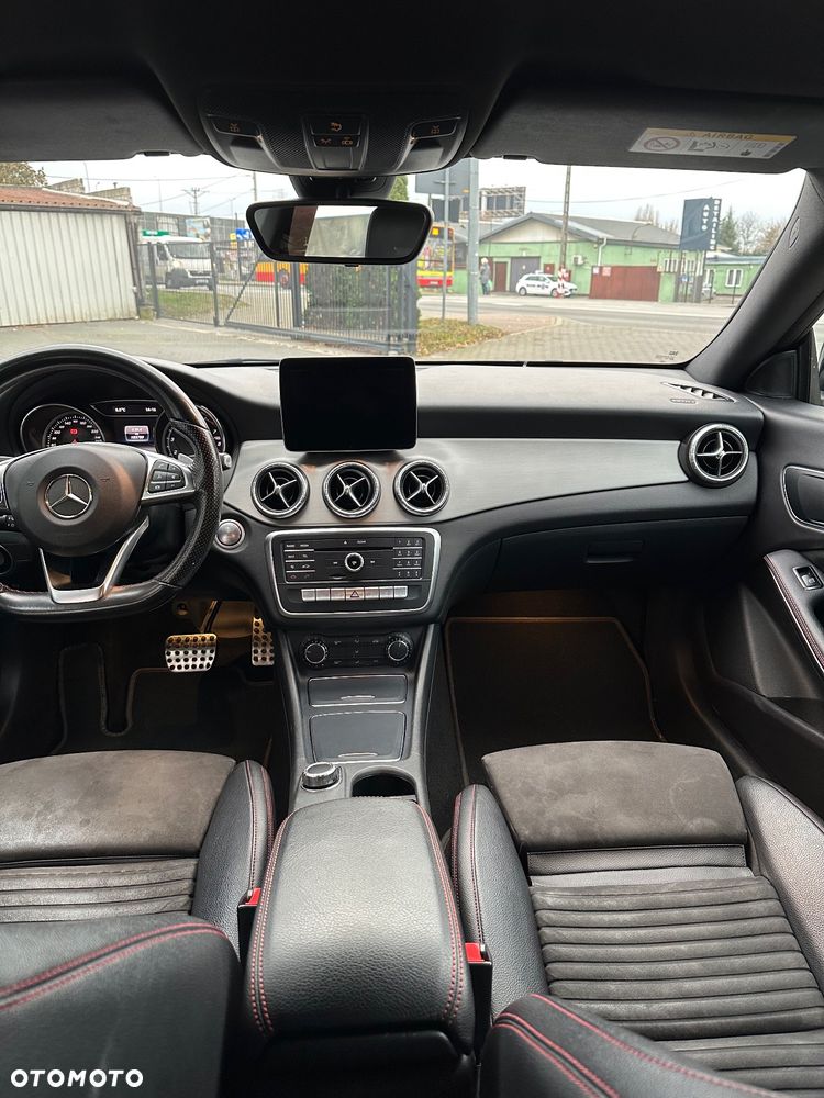 Mercedes-Benz CLA 200 7G-DCT - 19