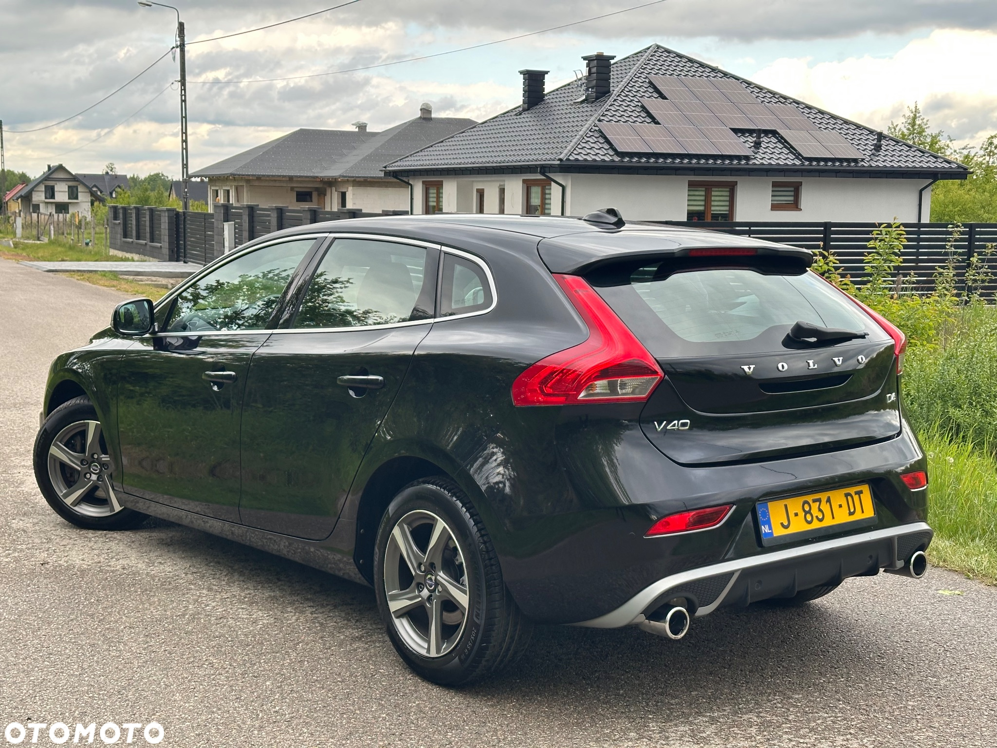 Volvo V40 D4 Drive-E R-Design Momentum - 8