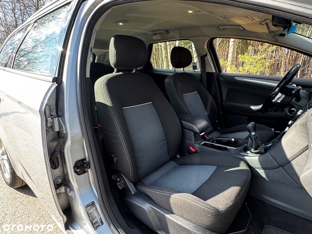 Ford Mondeo 1.6 Gold X - 12