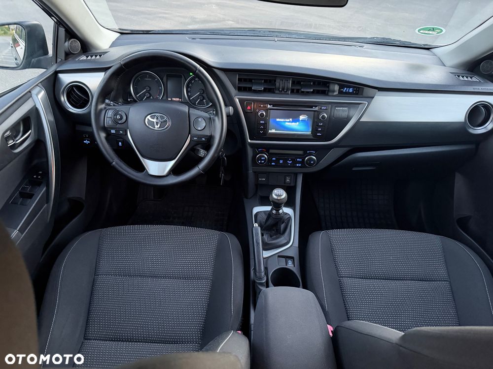Toyota Auris 2.0 D-4D Dynamic - 10