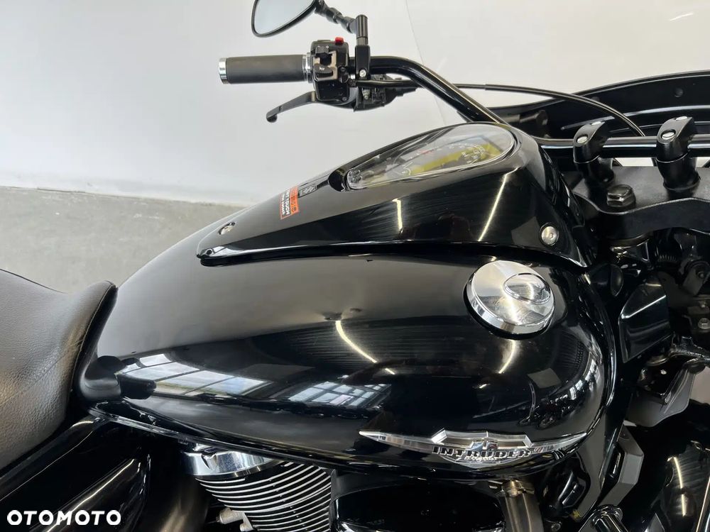 Suzuki Intruder - 15