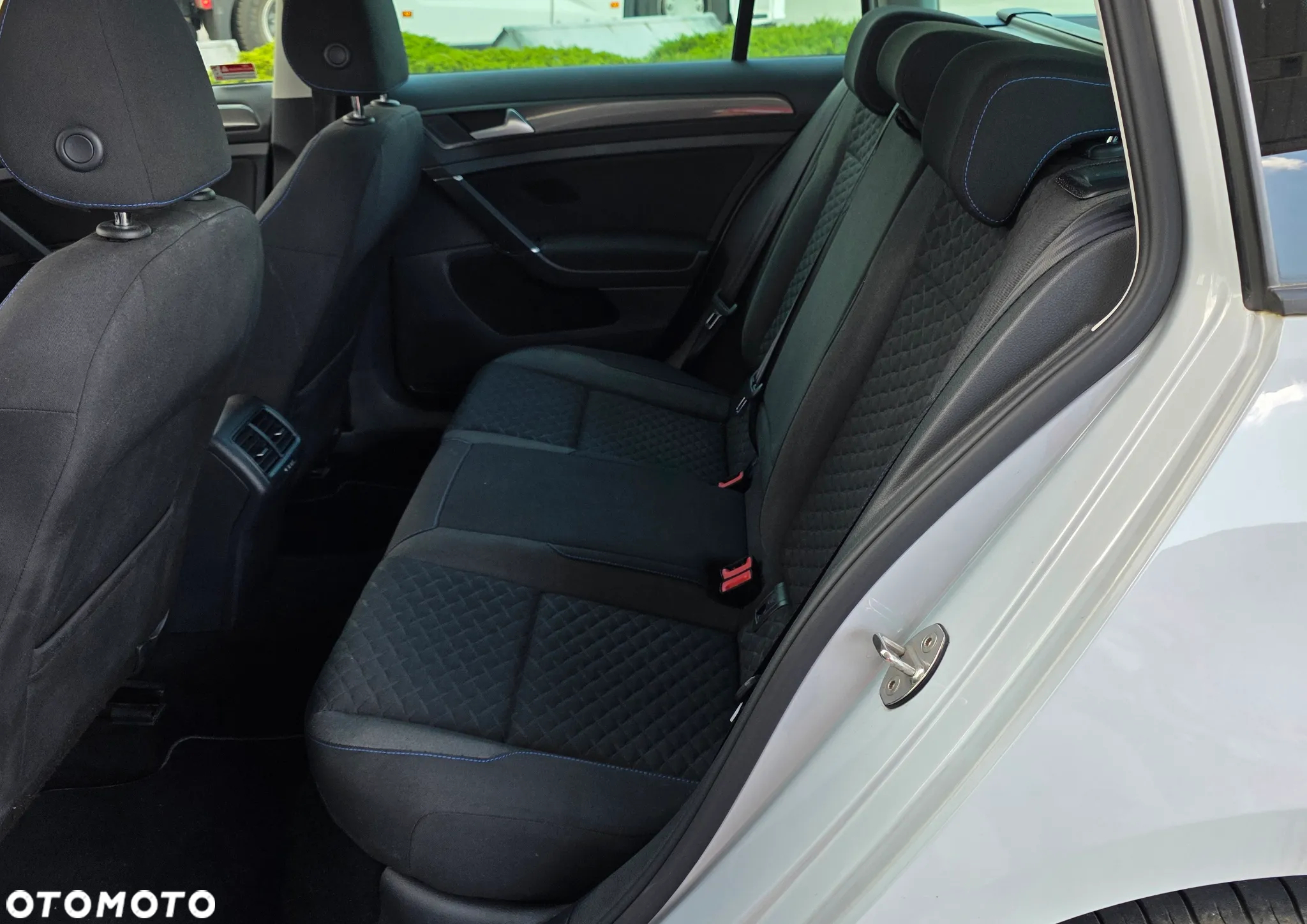 Volkswagen Golf 2.0 TDI SCR Comfortline - 17