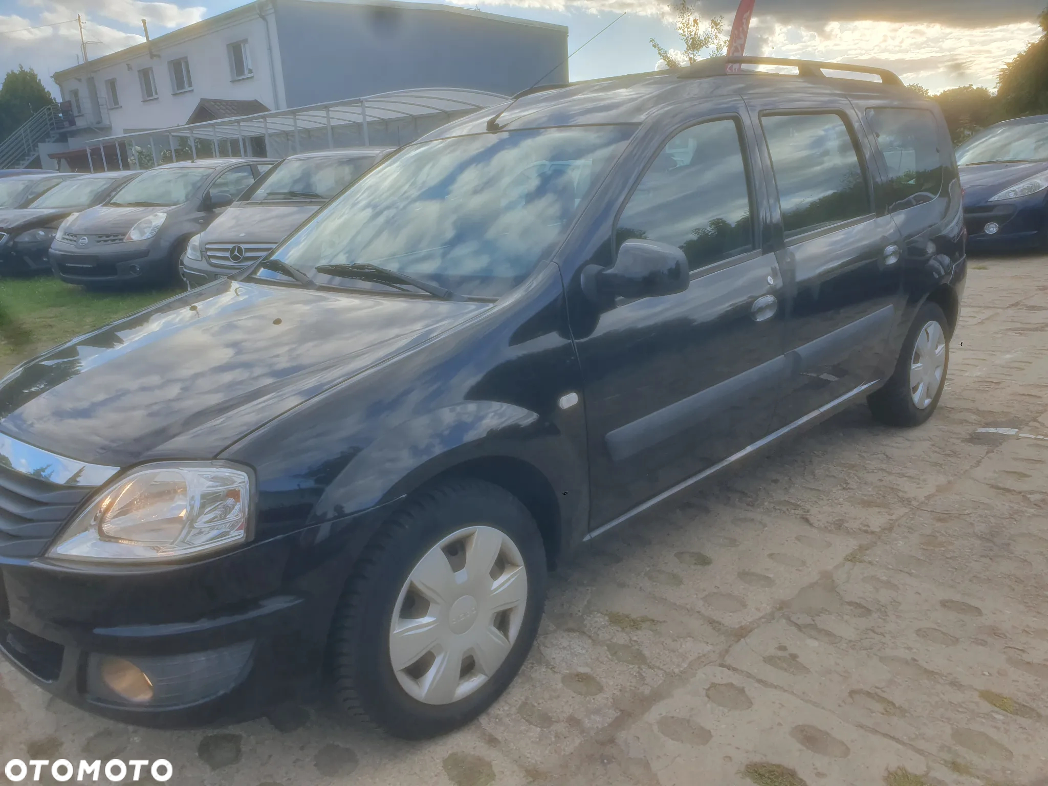 Dacia Logan MCV 1.6 16V Hi-Flex - 11