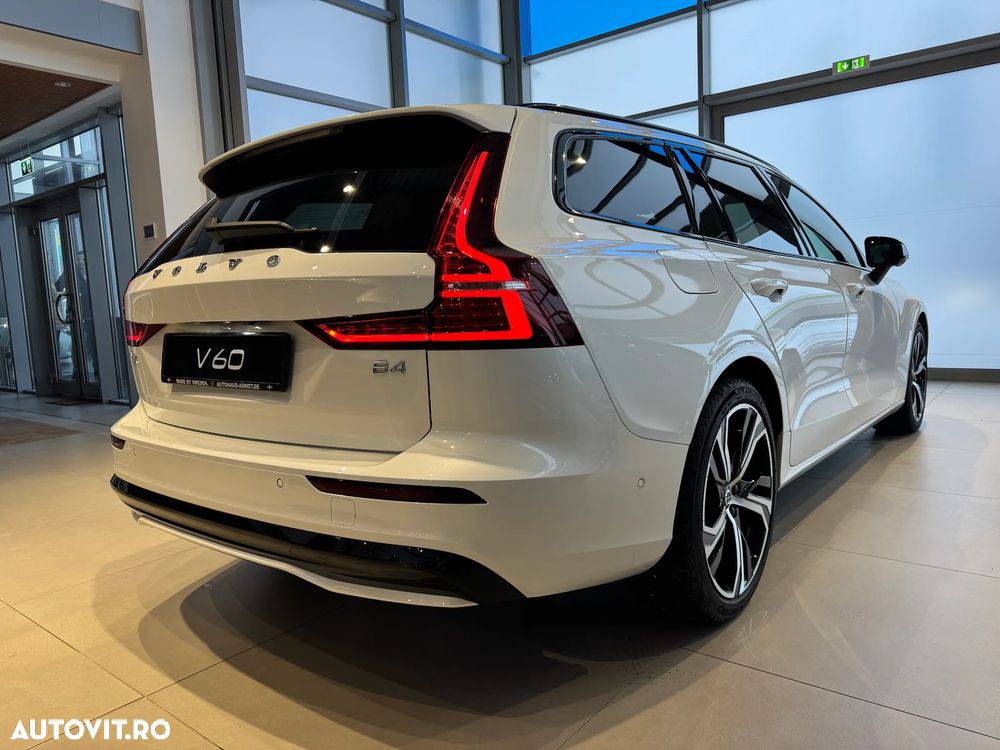 Volvo V60 B4 MHEV AT Plus Dark - 5