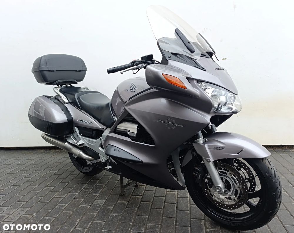 Honda ST - 8