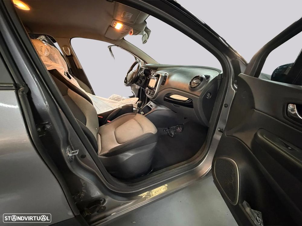 Renault Captur - 30