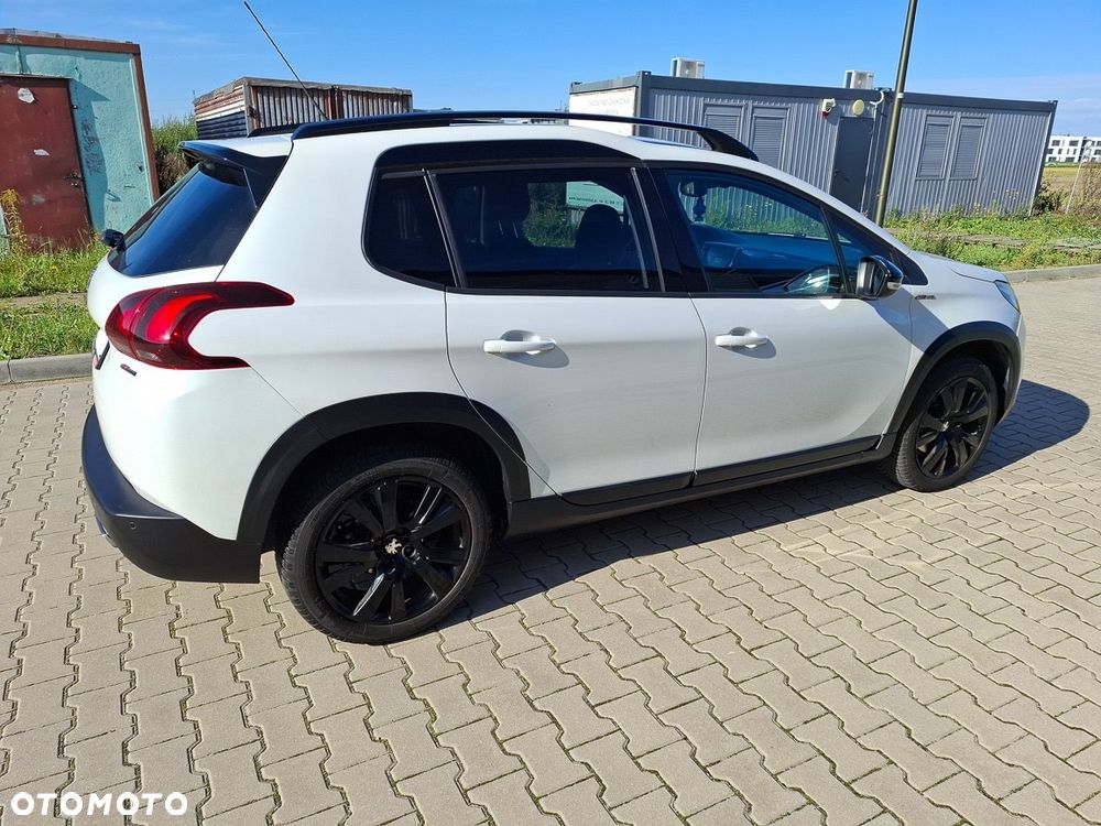 Peugeot 2008 1.2 Pure Tech GPF Style S&S - 8