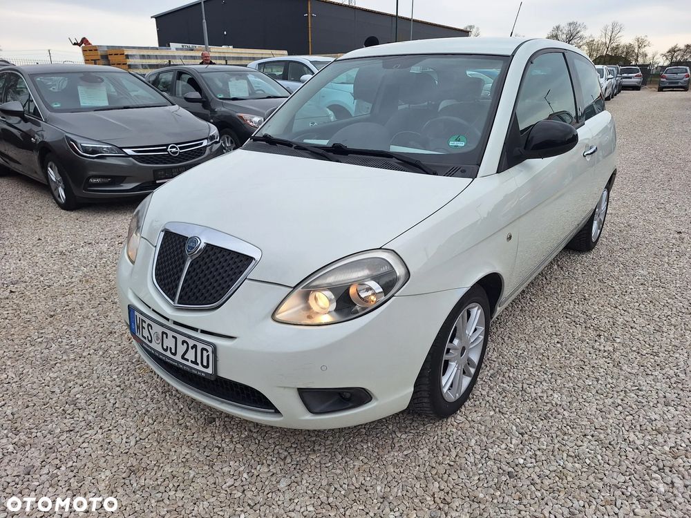 Lancia Ypsilon Y 1.2 8v Elefantino Gold - 3