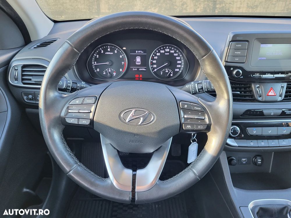 Hyundai i30 1.5 110CP 5DR M/T Comfort - 18