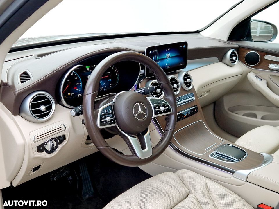 Mercedes-Benz GLC 300 4MATIC - 16