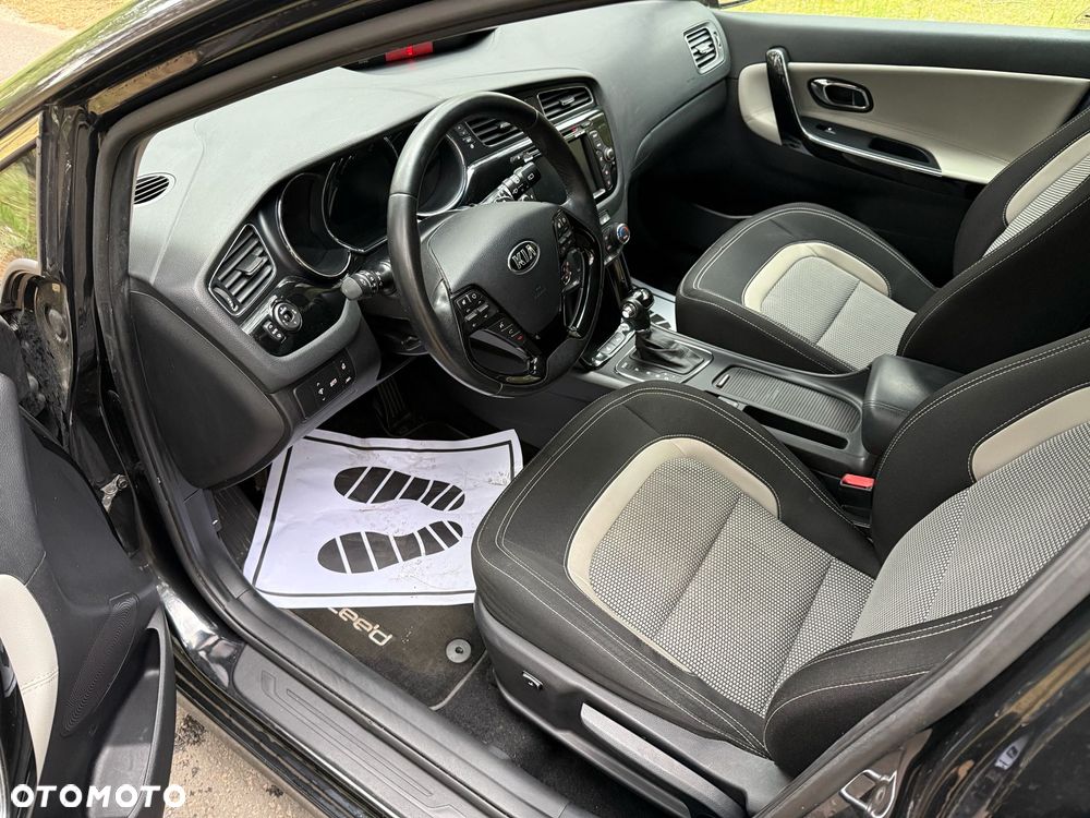 Kia Ceed 1.6 GDI DCT Platinum Edition - 17