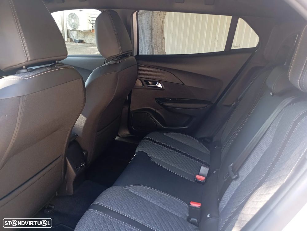 Peugeot 2008 1.2 Hybrid Allure e-DCS6 - 13