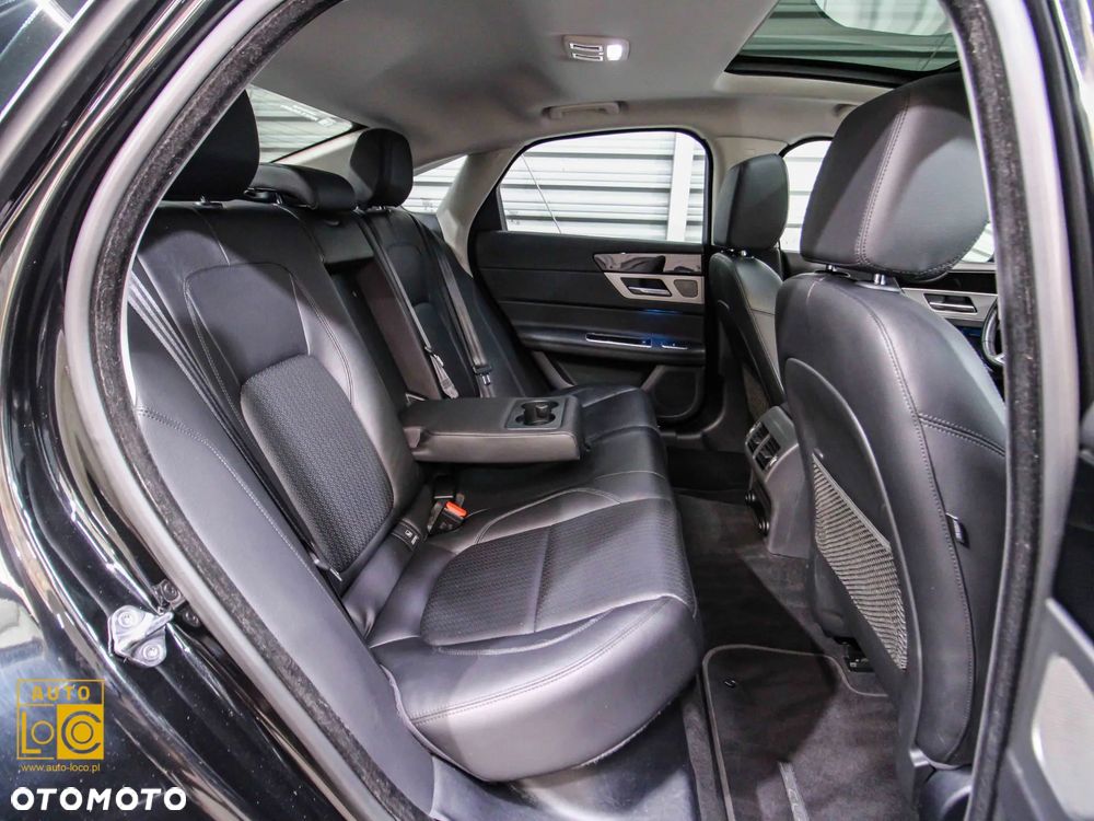 Jaguar XF 35t AWD Prestige - 11