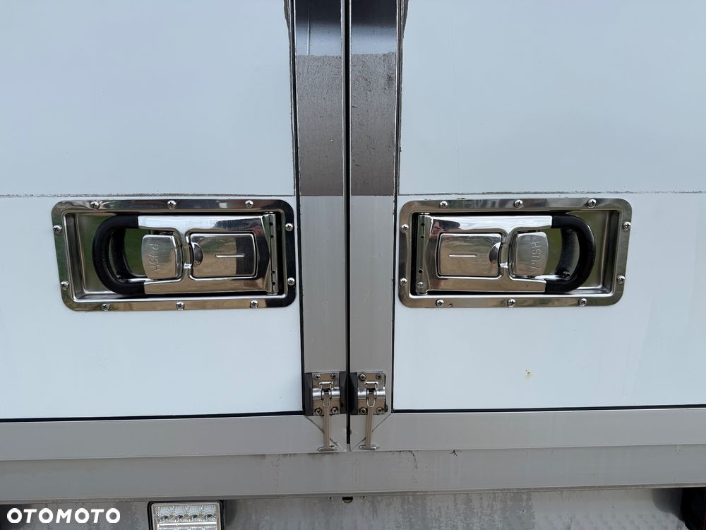 Mercedes-Benz SPRINTER - 13