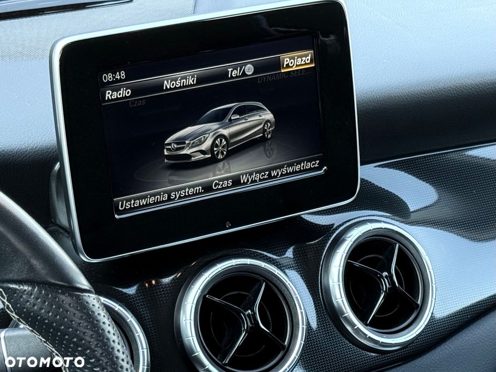 Mercedes-Benz CLA 180 7G-DCT - 25