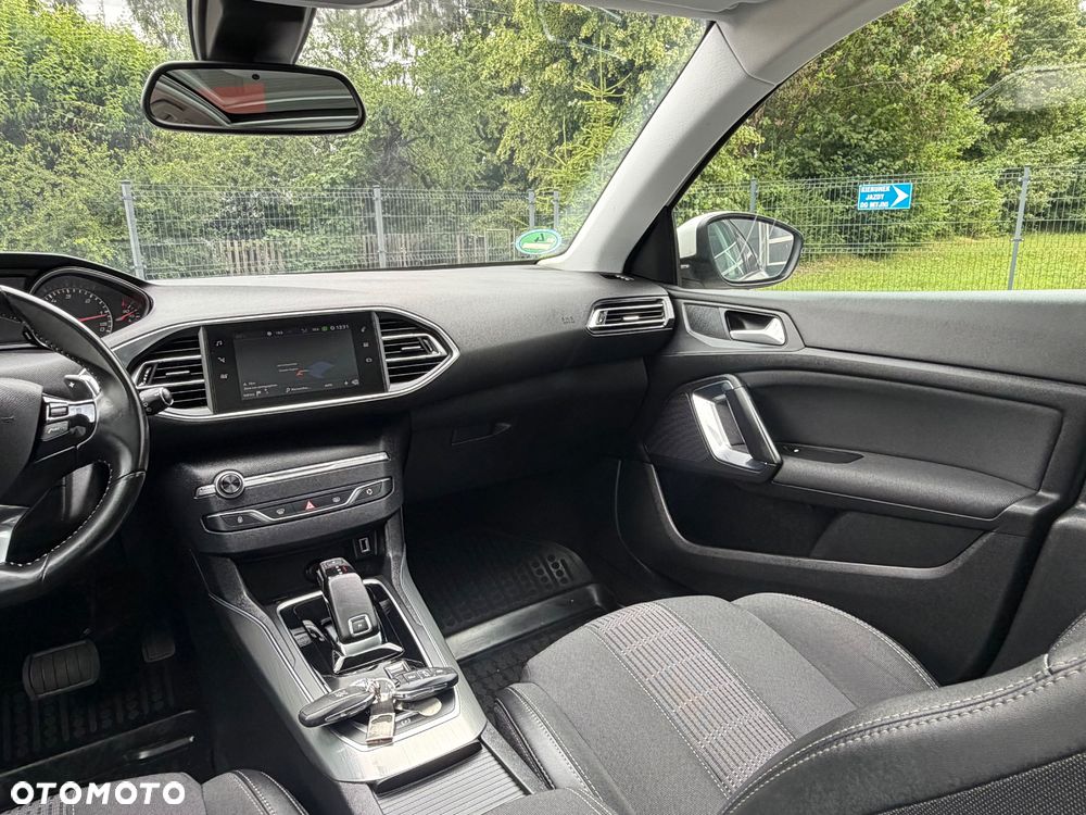 Peugeot 308 1.5 BlueHDi GT S&S EAT8 - 31